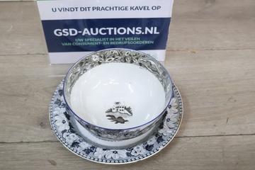 Afbeelding van Set schaal en bord met decoratief bloemmotief''