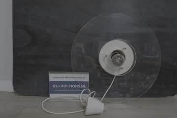 Afbeelding van Ronde plafondlamp met glazen kap