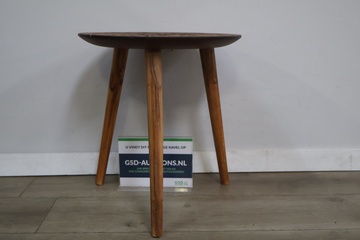 Afbeelding van Houten bijzettafel met bewerkt Blad