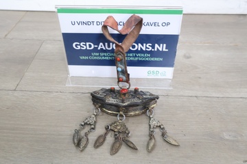 Afbeelding van Decoratief metalen sieraad met hanger en kralen