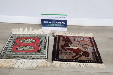 Afbeelding van Set van twee kleine Vintage Kleedjes