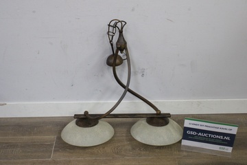 Afbeelding van Hanglamp met metalen frame en glazen kappen'