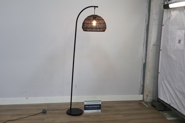 Afbeelding van Vloerlamp met rotan kap''