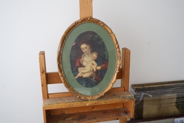 Afbeelding van Ovaal ingelijste prent van Madonna met kind