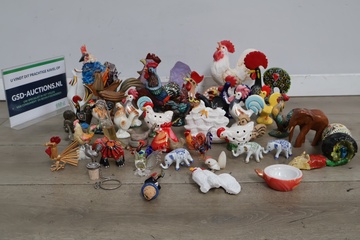 Afbeelding van Verzameling diverse dierenbeeldjes en decoraties
