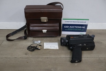 Afbeelding van Vintage filmcamera met tas en accessoires''