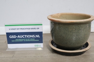 Afbeelding van Groene keramische bloempot met schotel