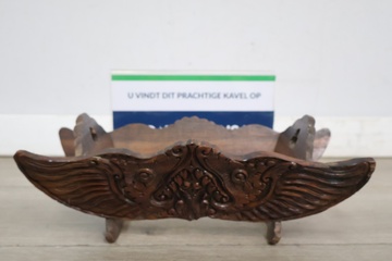 Afbeelding van Houten sculptuur met sierrand