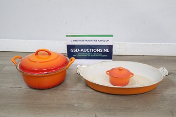 Afbeelding van Klassieke Vintage Oranje geëmailleerde pannenset'