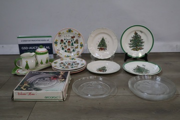 Afbeelding van Set kerstservies met oa Arcoroc en Wegdwood