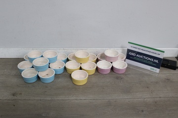 Afbeelding van Set van keramische schaaltjes in pastelkleuren