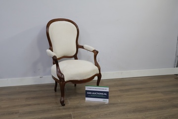 Afbeelding van Antieke fauteuil met stoffen bekleding''