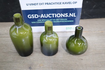 Afbeelding van Set van 3 groene glazen vazen'