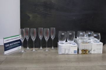 Afbeelding van Mix van 6 Champagneglazen & 4 Whiskyglazen & 2 Waterglazen''