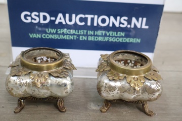 Afbeelding van Set van twee antieke Kandelaren met voetjes