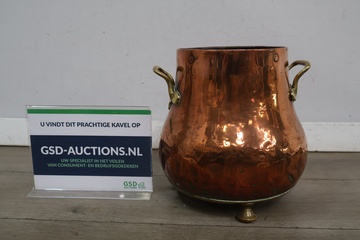 Afbeelding van Koperen ketel met handvatten en pootjes