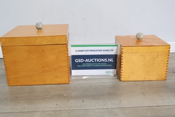 Afbeelding van Set houten opbergdozen met kleurrijke knoppen