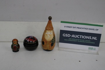 Afbeelding van Set houten matroesjka en kerstman