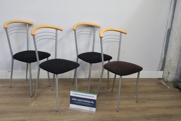 Afbeelding van Set van 4 metalen Eetkamerstoelen'