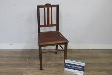 Afbeelding van Houten vintage stoel met leren zitting