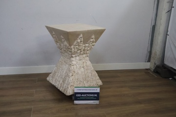 Afbeelding van Vintage stenen/kunststof bijzettafel''