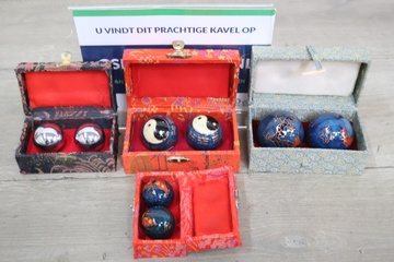 Afbeelding van Set van 4 paar Chinese Baoding ballen in sierlijke doosjes