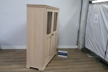 Afbeelding van Houten vitrinekast met glazen deuren, Servieskast