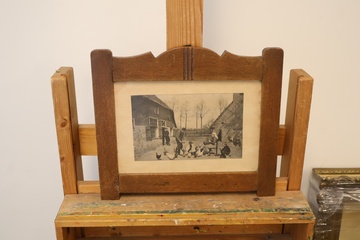 Afbeelding van Art Deco lijst met zwart-wit foto in landelijke setting
