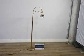 Afbeelding van Dubbele boog vloerlamp met metalen kapjes