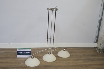 Afbeelding van Hanglamp met drie glazen lampenkappen'