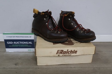 Afbeelding van Bruine leren bergschoenen in doos''