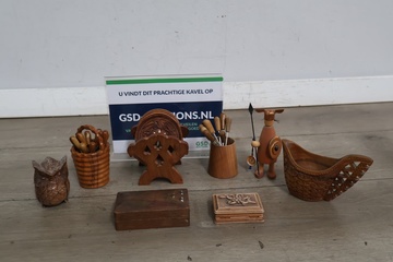 Afbeelding van Houten decoratieve objecten en tafelaccessoires