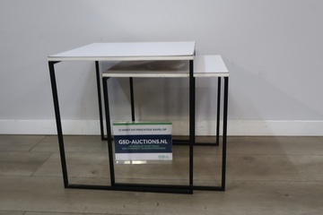 Afbeelding van Nesteldressoirs met metalen frame''