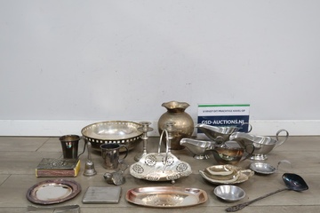Afbeelding van Verzameling verzilverde decoratieve accessoires