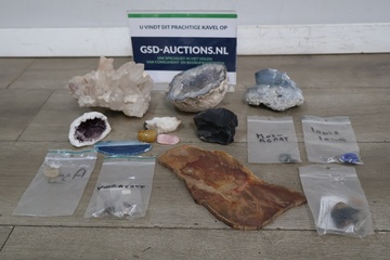 Afbeelding van Verzameling diverse mineralen en edelstenen