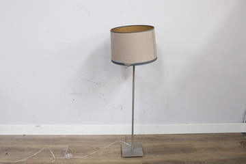 Afbeelding van Staande lamp met kap