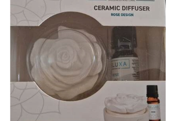 Afbeelding van DELUXA keramische diffuser met lotus- en rozenolie (10 ml)