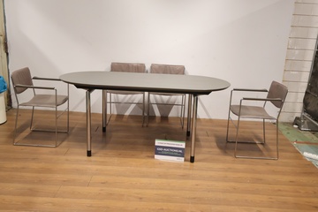 Afbeelding van Set van 4 Arco Stoelen met Tafel