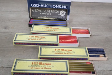 Afbeelding van Set vintage kleurpotloden in dozen - Baignol & Farjon
