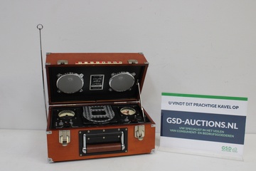 Afbeelding van Retro draagbare cassette speler met luidsprekers