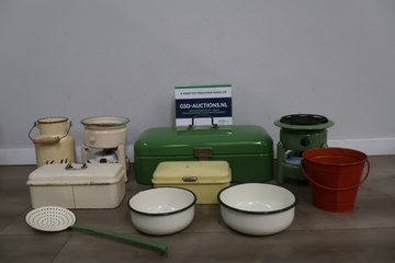 Afbeelding van Set geëmailleerde keuken artikelen - Vintage Jaren '60