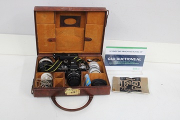 Afbeelding van Nikon Camera met Lenzen & Accessoires in Koffer