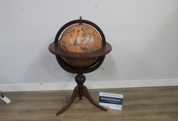 Afbeelding van Veiling 247 : Inboedel veiling met design meubilair, vintage, antiek en witgoed
