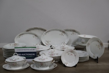 Afbeelding van Groot Porselein servies met bloemenmotief - Orleans Bavaria
