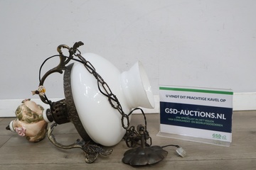 Afbeelding van Antieke hanglamp met glazen kap'