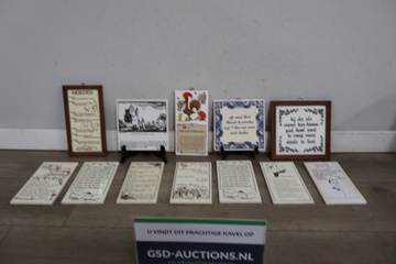 Afbeelding van Set van 10 decoratieve tegels met spreuken