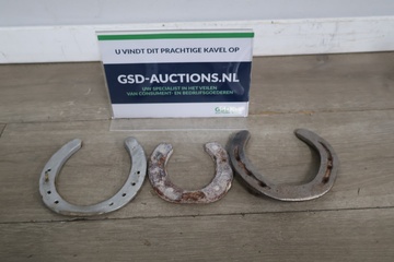 Afbeelding van Set van drie oude hoefijzers''