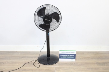 Afbeelding van Zwarte staande ventilator