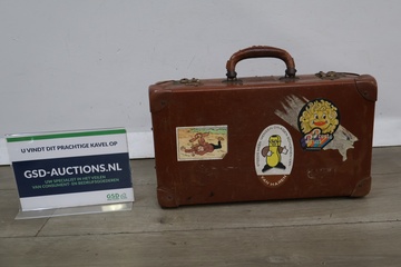 Afbeelding van Vintage reiskoffer met stickers