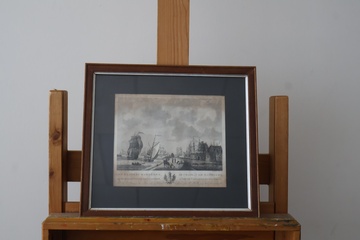 Afbeelding van Ingelijste gravure van een kustzicht met schepen